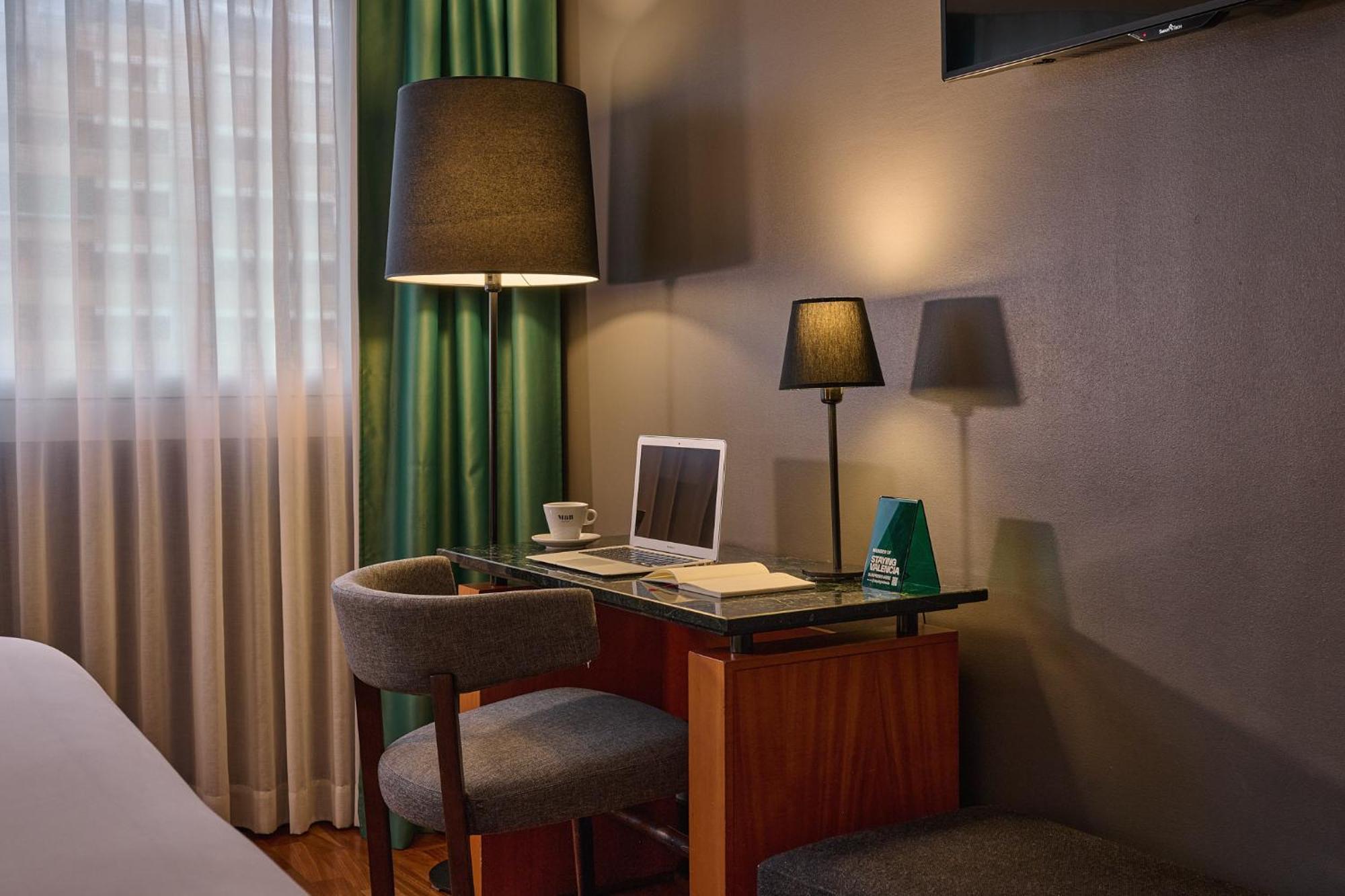 Hotel Malcom And Barret Valencia Bagian luar foto